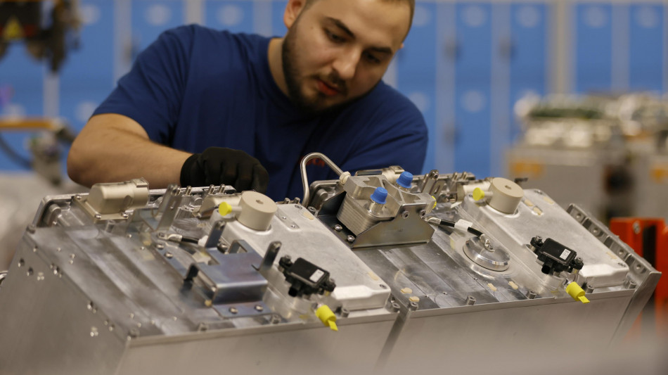 Cgia, rincari di 15,2 miliardi sulle bollette per famiglie e imprese