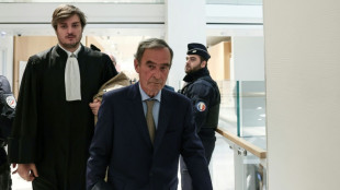 Empresa francesa de cimento Lafarge &eacute; condenada por 'financiar o terrorismo' na S&iacute;ria
