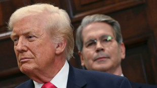 Poor hiring data points to US economic weakness