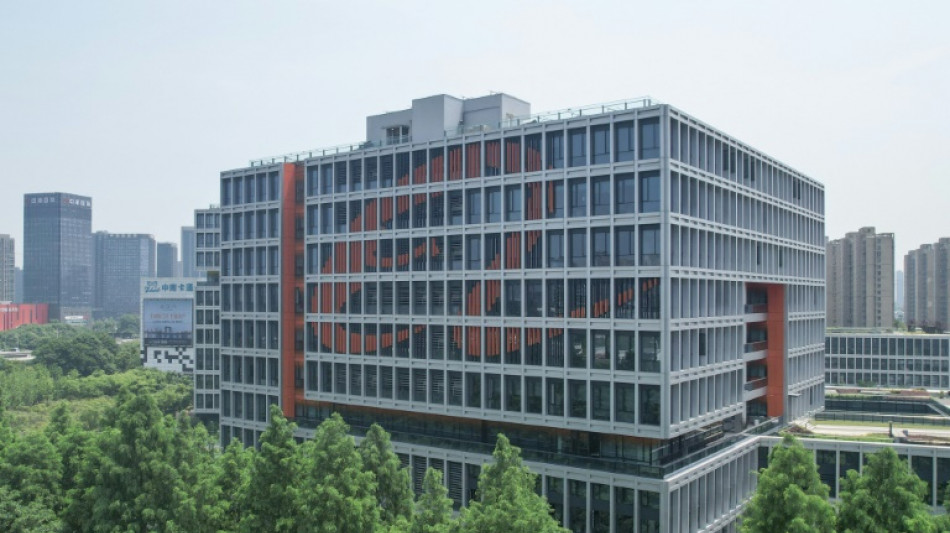 El volumen de negocios trimestral del gigante chino de comercio en l&iacute;nea cae por primera vez