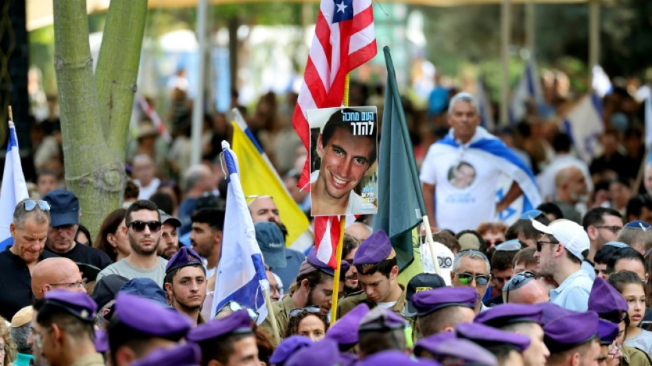 Israel enterra militar sequestrado e assassinado em Gaza h&aacute; 11 anos
