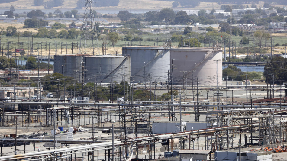 Il petrolio chiude in rialzo a New York a 64,52 dollari