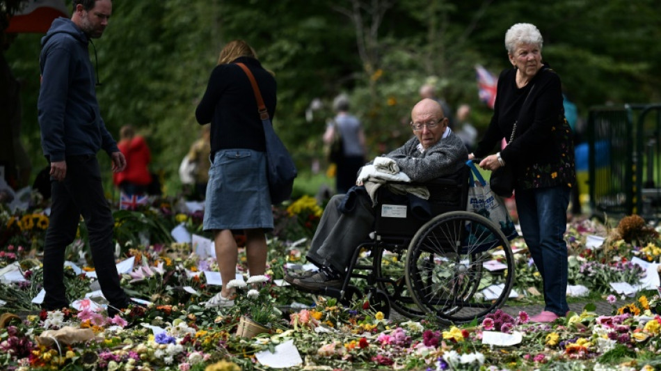 Aufr&auml;umarbeiten nach Trauerfeier f&uuml;r die Queen in Gro&szlig;britannien