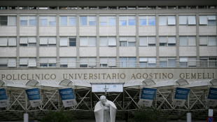 La hospitalizaci&oacute;n del papa Francisco, con "un cuadro cl&iacute;nico complejo", ser&aacute; prolongada