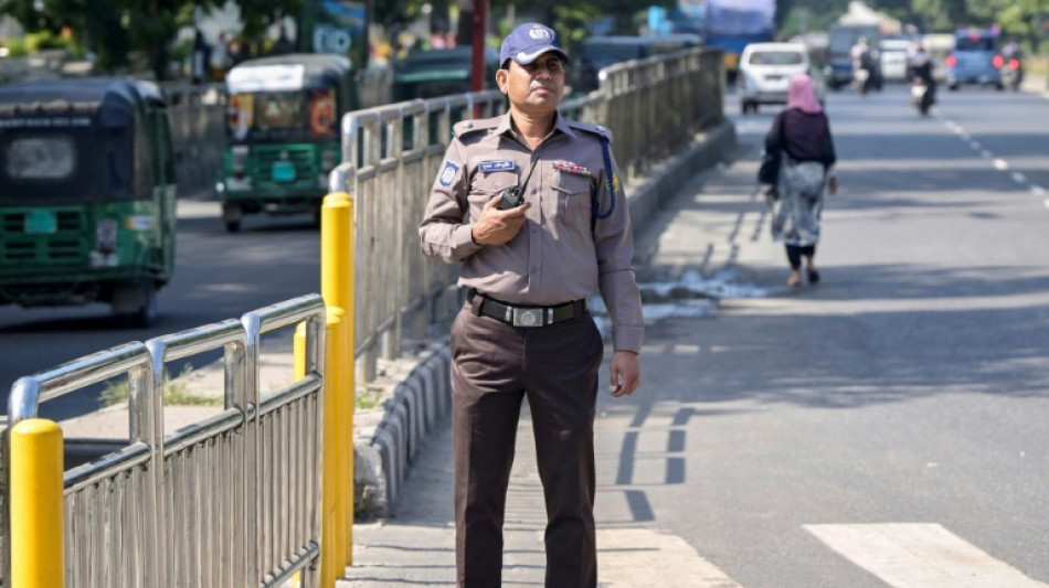 Bangladesh police hope new uniform repairs broken image