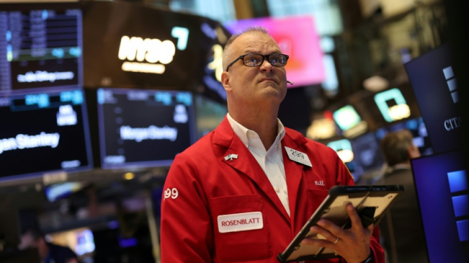 Wall Street cl&ocirc;ture en ordre dispers&eacute;, attend un accord entre Washington et T&eacute;h&eacute;ran