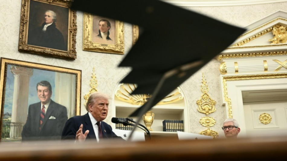 Oro, una carta real y nominaciones al Nobel, cómo ganarse los favores de Trump