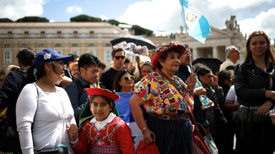 Latinoamericanos despiden a Francisco, el "papa de los migrantes"