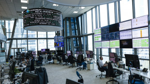 Borsa: l'Europa incerta guarda agli Usa, l'oro in volata