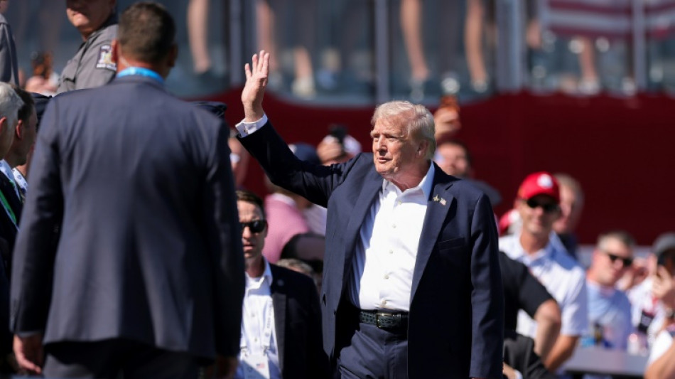 Trump arrives at Ryder Cup with US seeking comeback