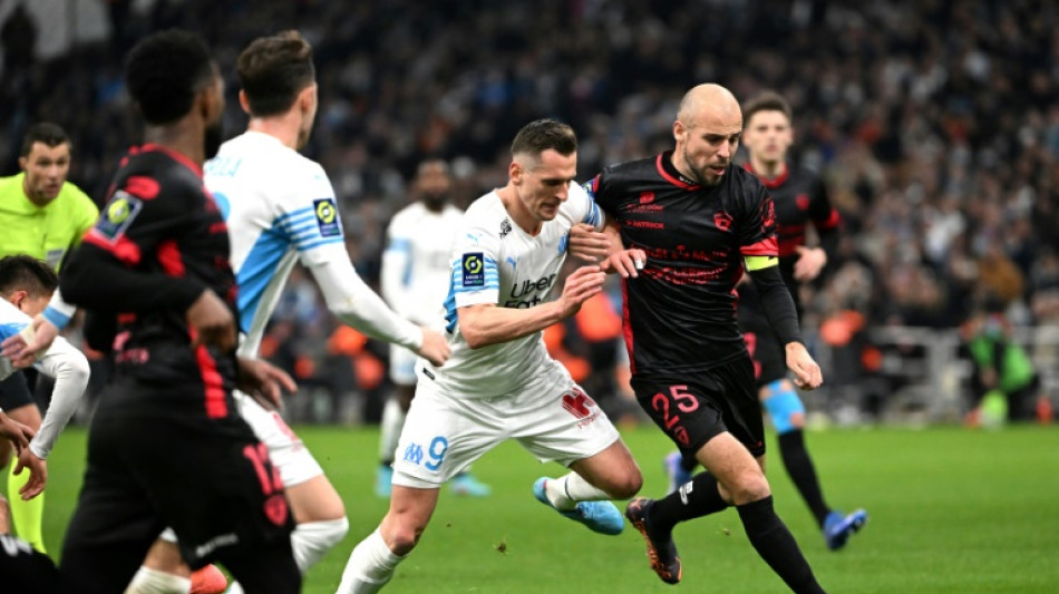 L1: Marseille battu 2-0 par Clermont au V&eacute;lodrome, talonn&eacute; par Nice