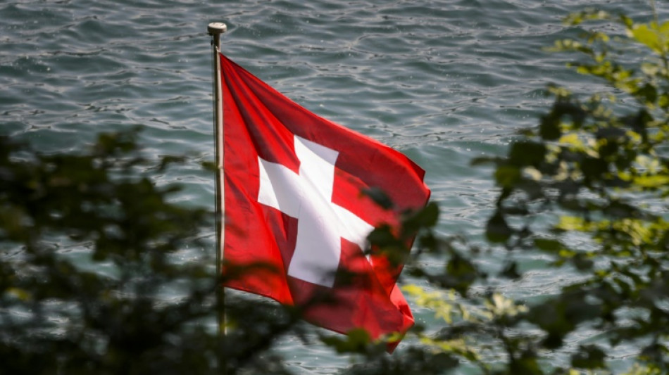 Droits de douane: la présidente de la Suisse et son ministre partent à Washington pour négocier