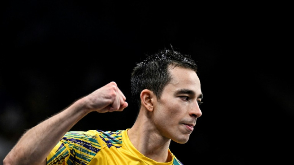 Hugo Calderano vence franc&ecirc;s e vai &agrave;s quartas no t&ecirc;nis de mesa em Paris