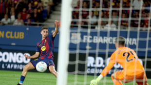 Barcelona atropela Valencia (6-0) e sobe para vice-lideran&ccedil;a do Espanhol