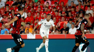 Bernab&eacute;u se prepara para estreia de Mbapp&eacute; em casa pelo Real Madrid