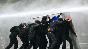 Escenas de caos durante protestas estudiantiles en Bruselas