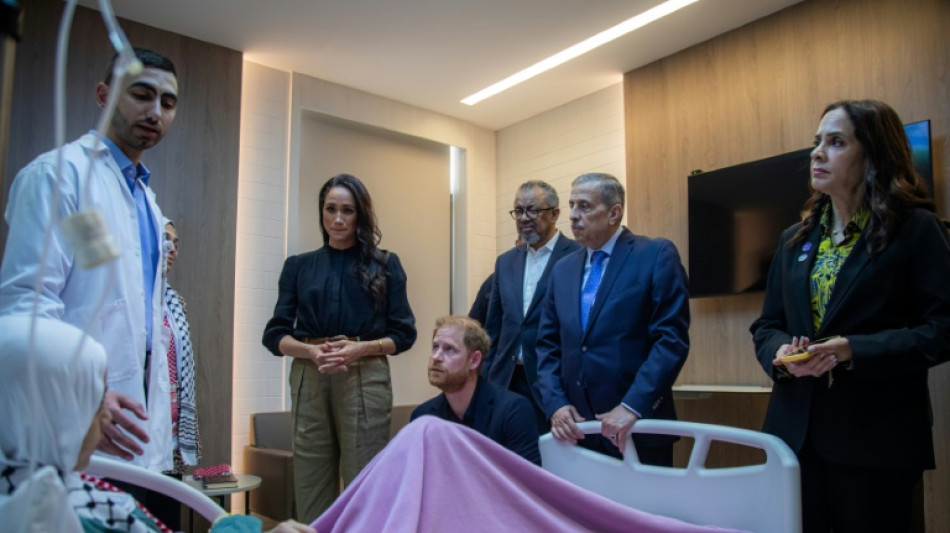 Harry e Meghan visitam refugiados e crian&ccedil;as palestinas na Jord&acirc;nia