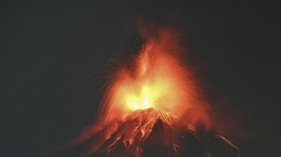 Guatemala retira moradores de área próxima a vulcão após erupção