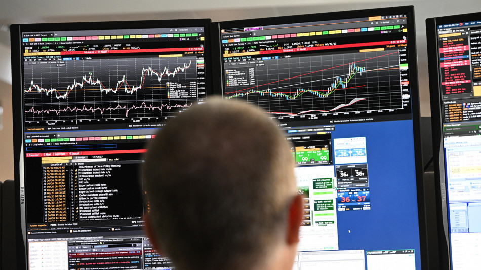 Borsa: l'Europa viaggia in rosso, si indebolisce il petrolio