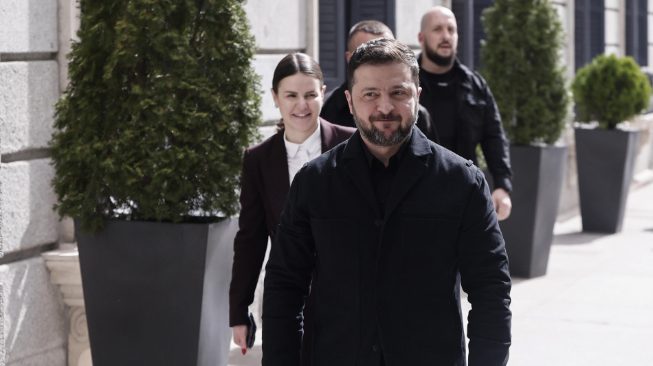 Zelensky insiste, 'gli Usa pronti a dare garanzie sicurezza se cediamo il Donbass'