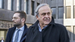 Las defensas de Blatter y Platini solicitan una nueva absoluci&oacute;n