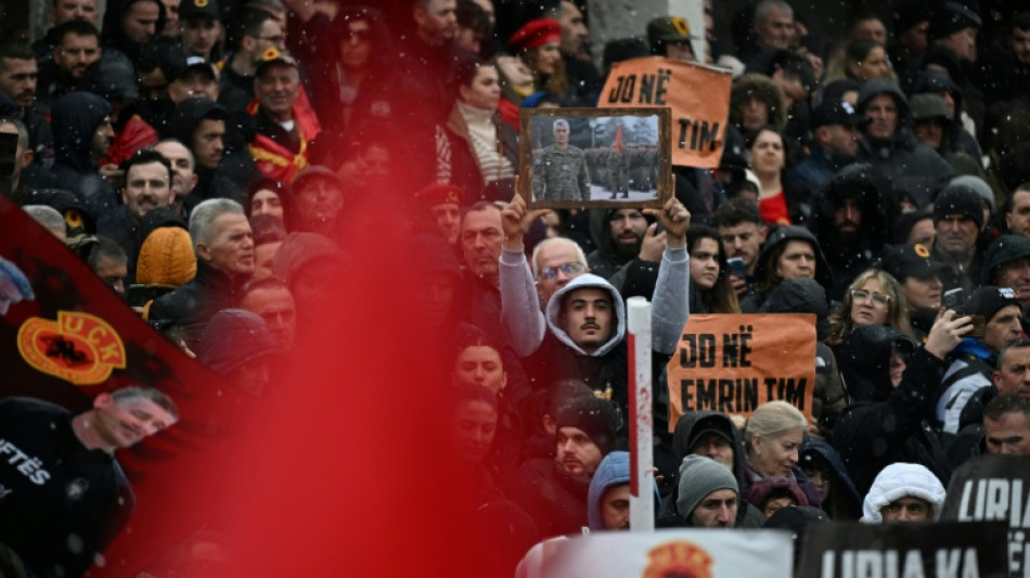 Zehntausende demonstrieren im Kosovo gegen Haager Prozess gegen Ex-Pr&auml;sident Thaci