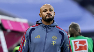 Calcio: paura per Kompany, collassa in allenamento ed &egrave; ricoverato in ospedale