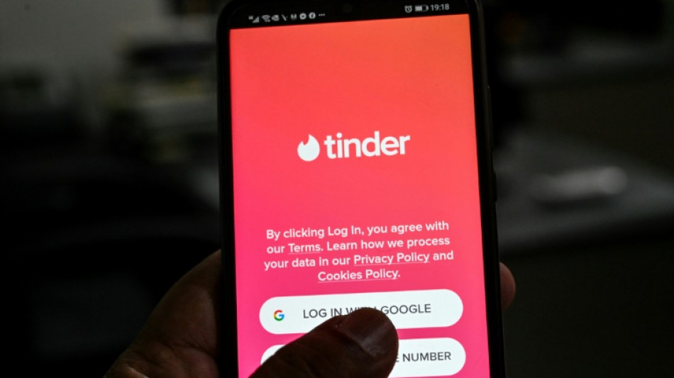 Usuarios de Tinder en EEUU podr&aacute;n consultar antecedentes criminales de potenciales citas