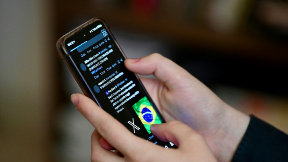 Br&eacute;sil: le r&eacute;seau X dit &ecirc;tre en r&egrave;gle avec la justice et r&eacute;clame son retour