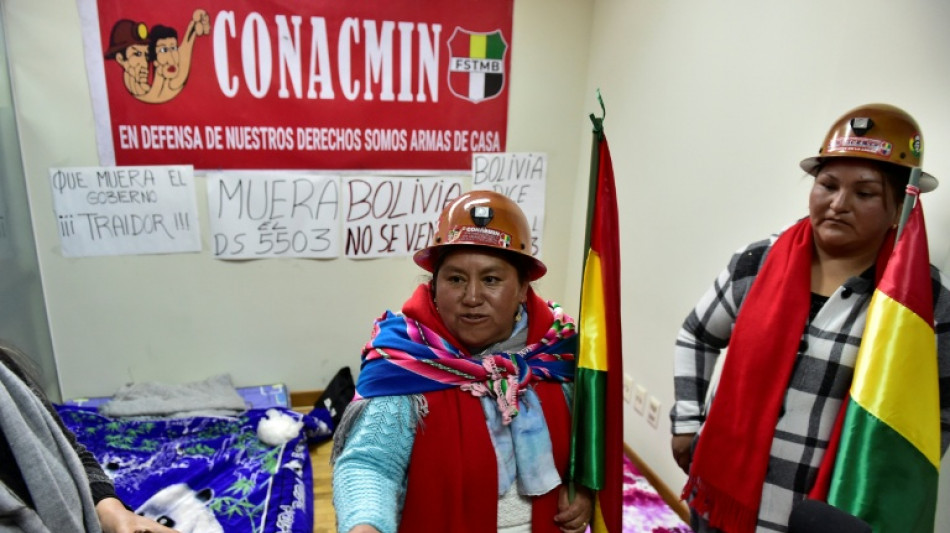 Unos manifestantes inician una huelga de hambre en Bolivia por el fin de los subsidios a los carburantes