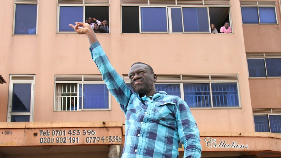 Uganda dice investigar la situaci&oacute;n de opositor hist&oacute;rico "secuestrado" seg&uacute;n su esposa