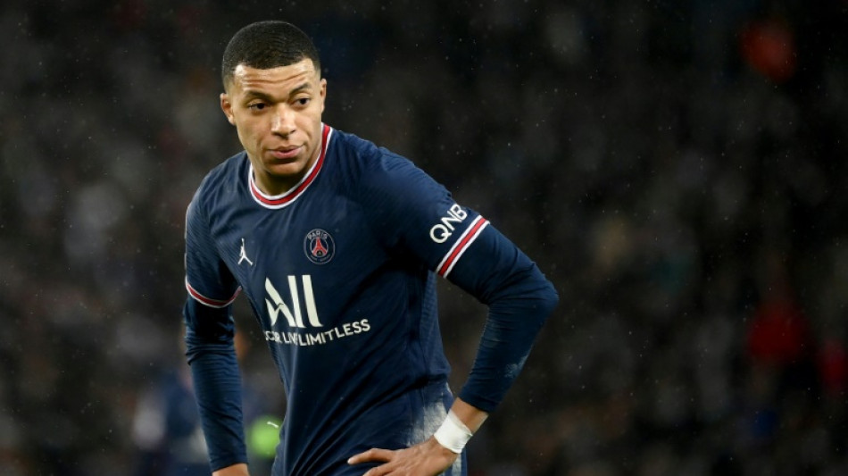 C1: Mbapp&eacute; touch&eacute; &agrave; l'entra&icirc;nement, incertain pour Real-PSG (m&eacute;dias)