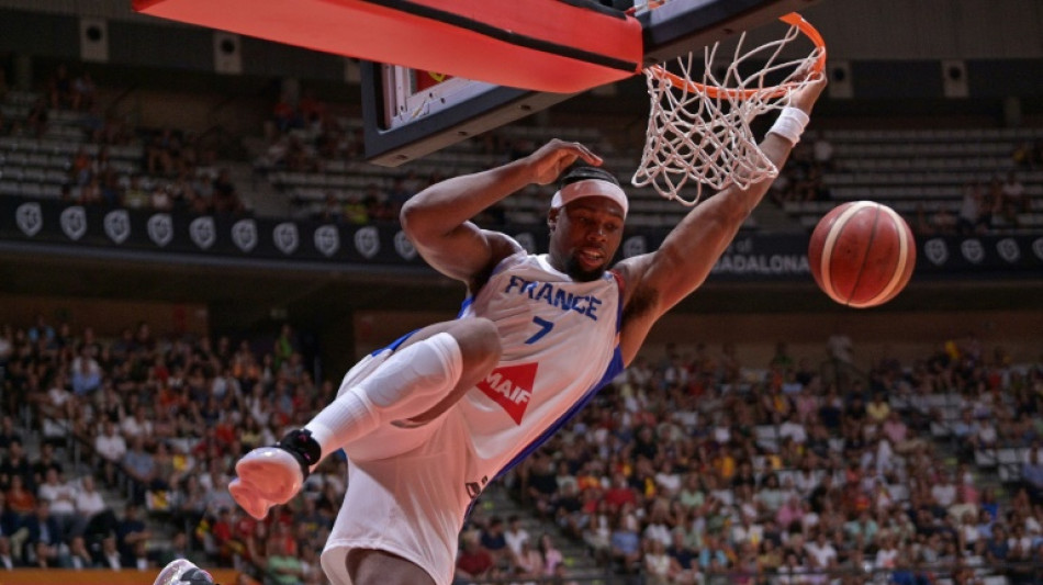 Basket: la France bat l&rsquo;Espagne pour son premier gros test avant l&rsquo;Euro