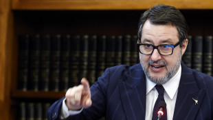 Salvini, chi in classe ha una lama di 20 cm non &egrave; il benvenuto