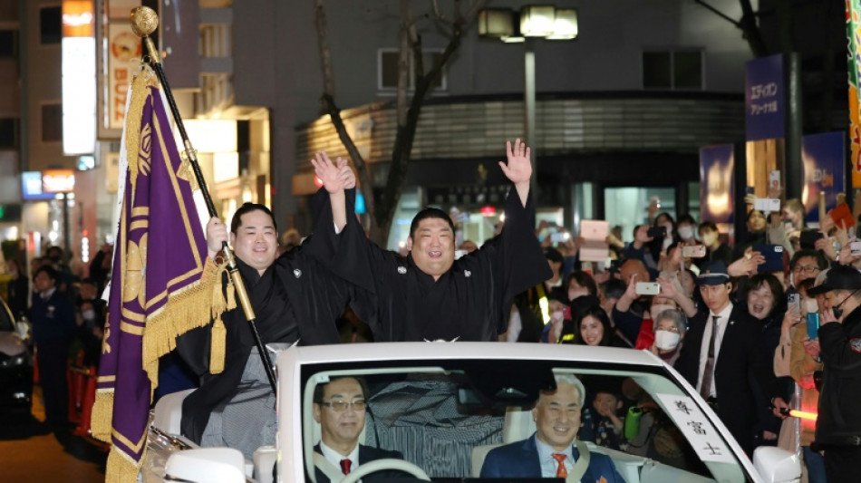 Un joven luchador entra en la historia del sumo con un ascenso fulgurante