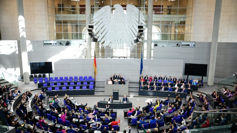 Analyse: Vier Jahre Bundestag entsprechen bei Altersbez&uuml;gen 28 Beitragsjahren