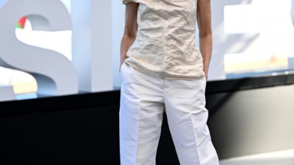 Homenageada em San Sebasti&aacute;n, Naomi Watts mant&eacute;m a fome de pap&eacute;is arriscados