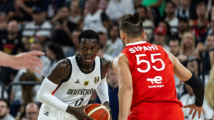 Basketballer qu&auml;len sich ins Supercup-Finale