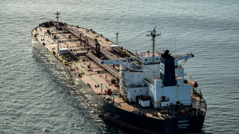 El petrolero vinculado a Rusia y detenido por Francia reanuda su viaje