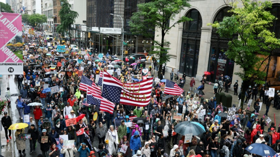 "¡Donald Trump tiene que irse!", gritan manifestantes en EEUU