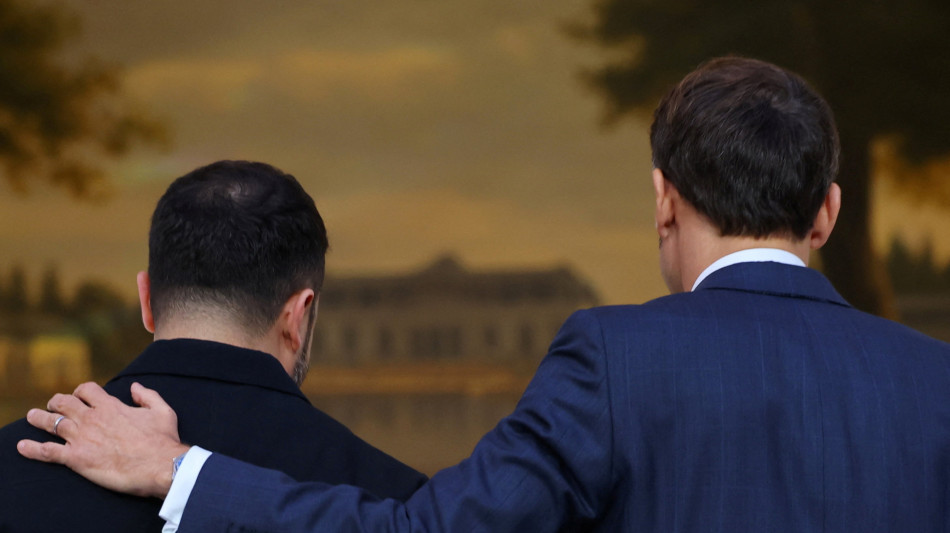 Macron, 'tutto &egrave; pronto per la pace, solo Mosca rifiuta'