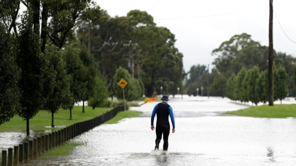 Australia ordena evacuar a 200.000 personas por tormenta, S&iacute;dney fue salvada