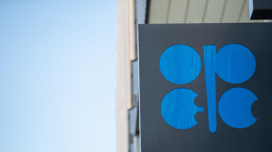Opec+ indifferente al Venezuela, lascia produzione invariata
