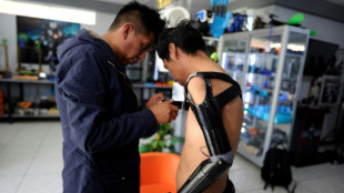 Roly Mamani, el juguetero que crea y regala pr&oacute;tesis 3D a mutilados pobres de Bolivia 