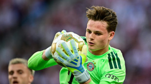 FC Bayern mit Urbig und sechs Wechseln