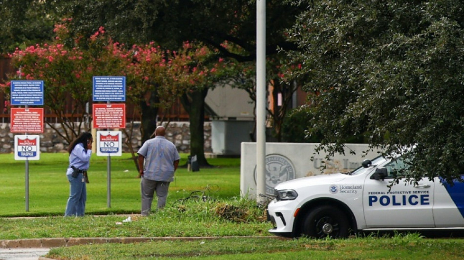 Ataque a centro de deten&ccedil;&atilde;o de migrantes nos EUA deixa 2 mortos e um ferido