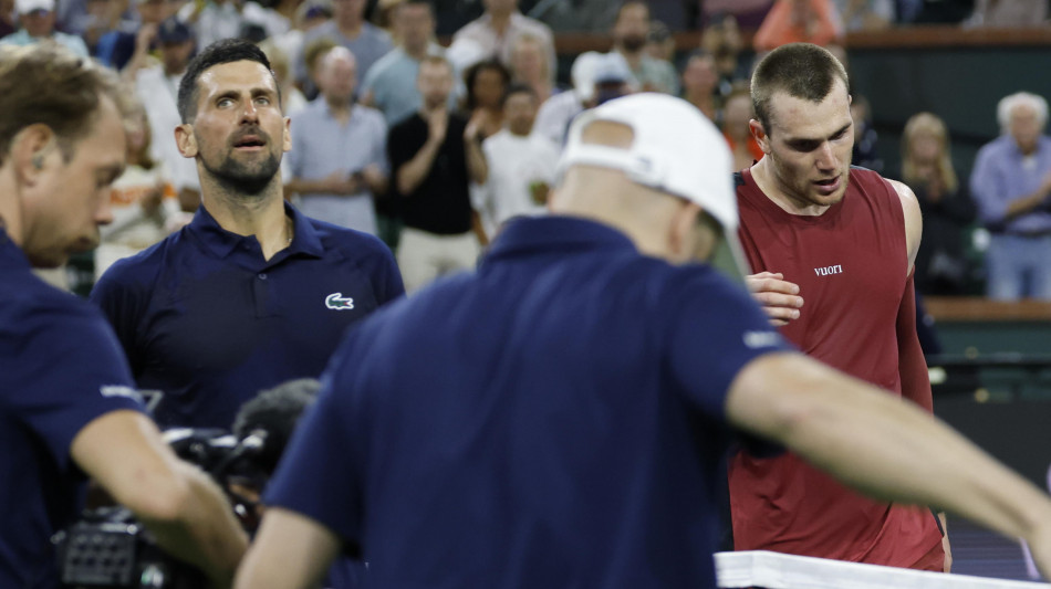 Tennis: Djokovic in forse per Madrid, 'spero di farcela'