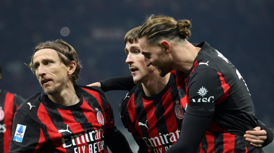 Il Milan batte una bella Lazio ed &eacute; primo per una notte