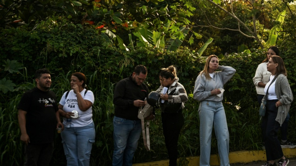 Venezolanos esperanzados en la liberaci&oacute;n de m&aacute;s presos pol&iacute;ticos, Maduro dice que est&aacute; "bien"