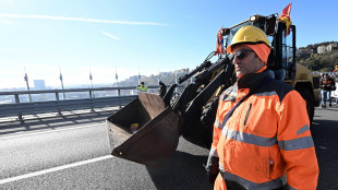 Sindacati, 'stop al piano corto per ex Ilva, incontro subito'